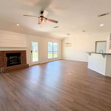 Property photo 3 of 8710 Surrey Ct