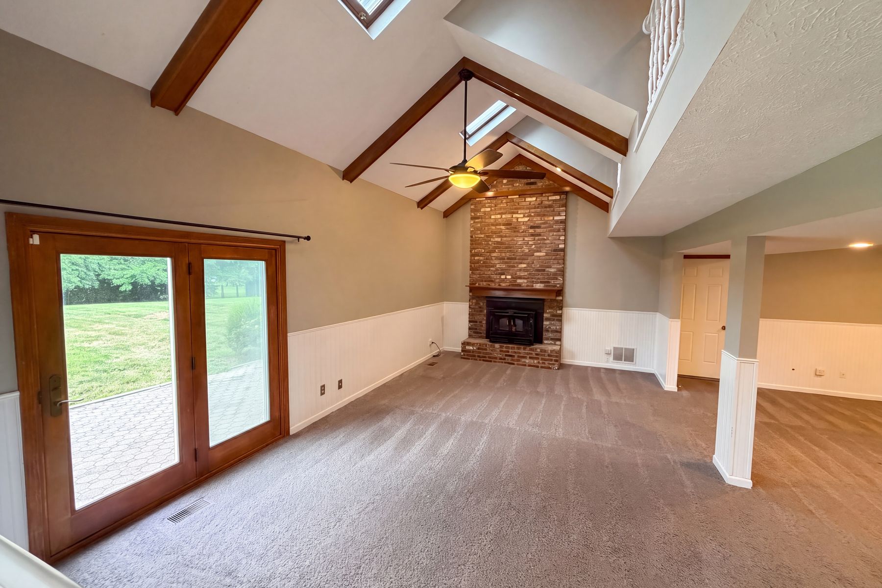 Property photo 3 of 8005 Edgewood Ct