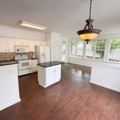 Property photo 2 of 64 Garden Grv