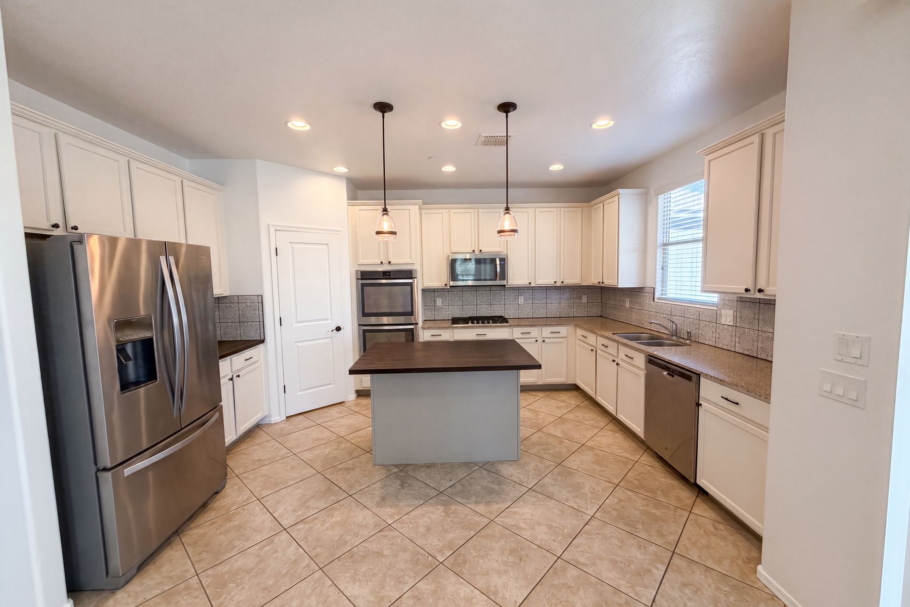 Photo 2 of 38 of 21276 W Berkeley Rd, Buckeye, AZ