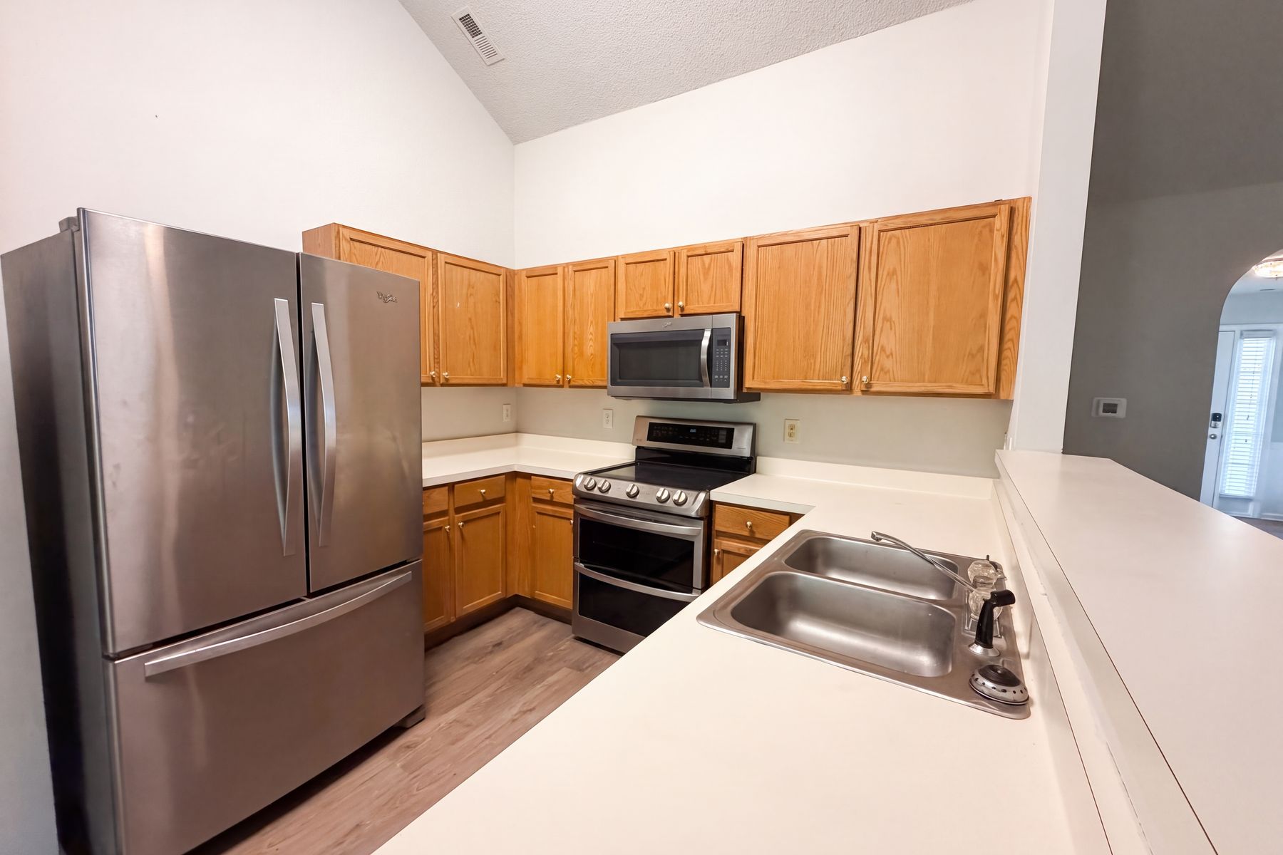 Photo 2 of 16 of 4536 Drewbridge Way, Raleigh, NC