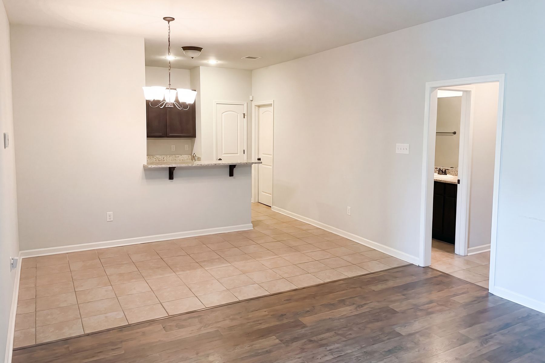 Property photo 3 of 402 Cypress Garden Dr