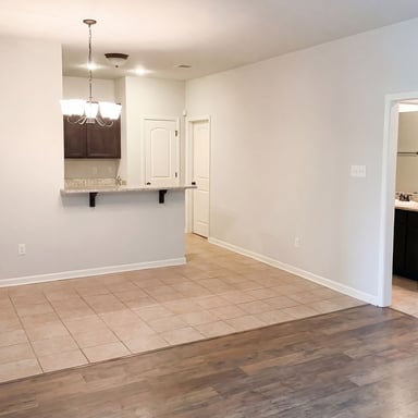 Property photo 3 of 402 Cypress Garden Dr