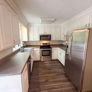 Property photo 2 of 212 Conrad Cir
