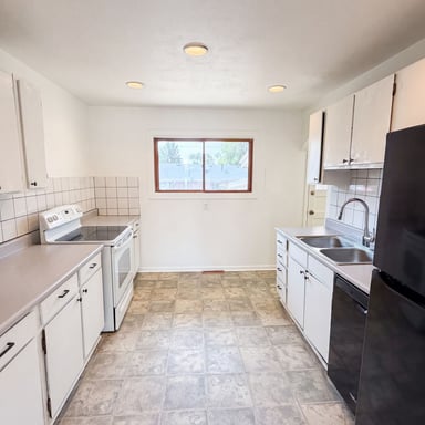 Property photo 2 of 9190 Cypress Dr