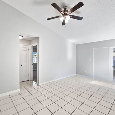 Property photo 3 of 831 Haulover Dr