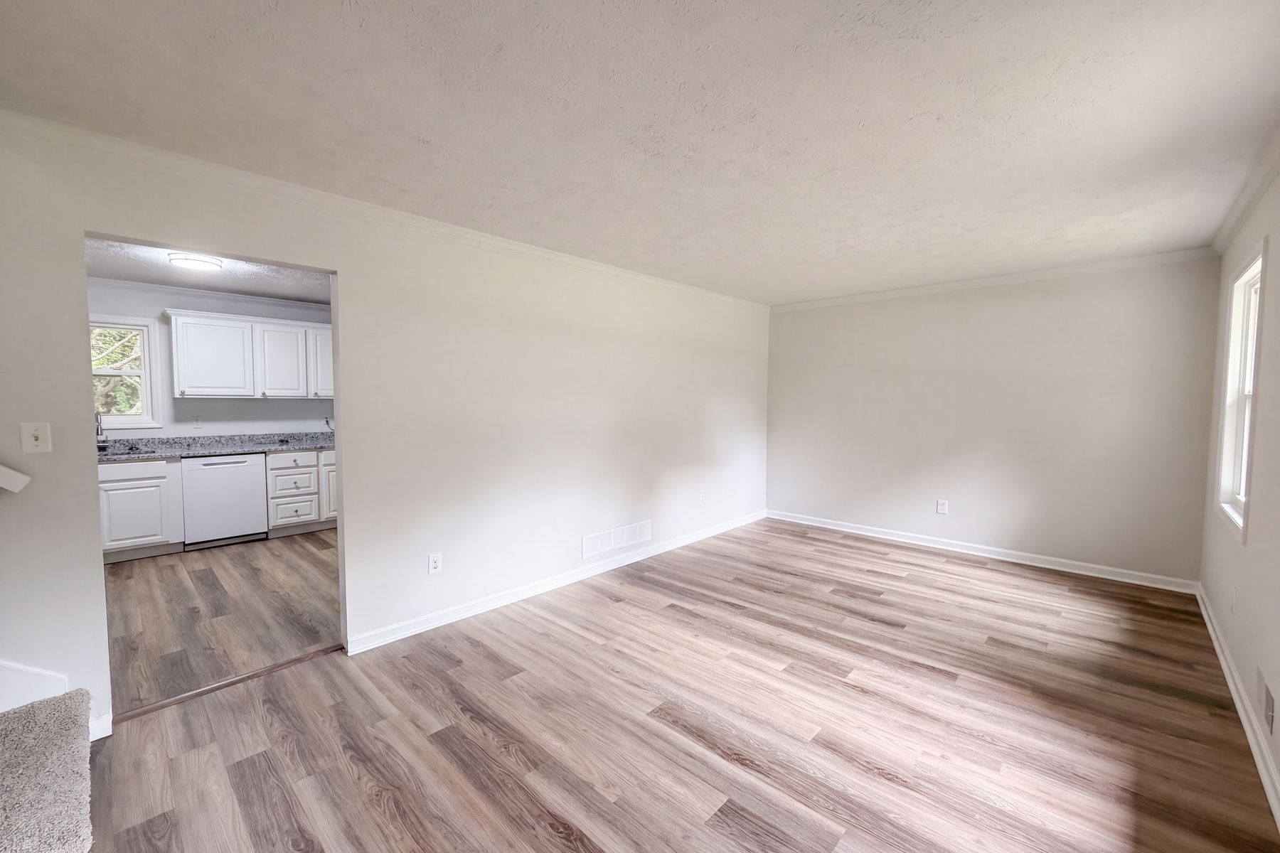 Property photo 3 of 3691 Lavilla Dr