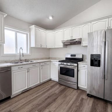 Property photo 2 of 128 Dutch Lake Trl