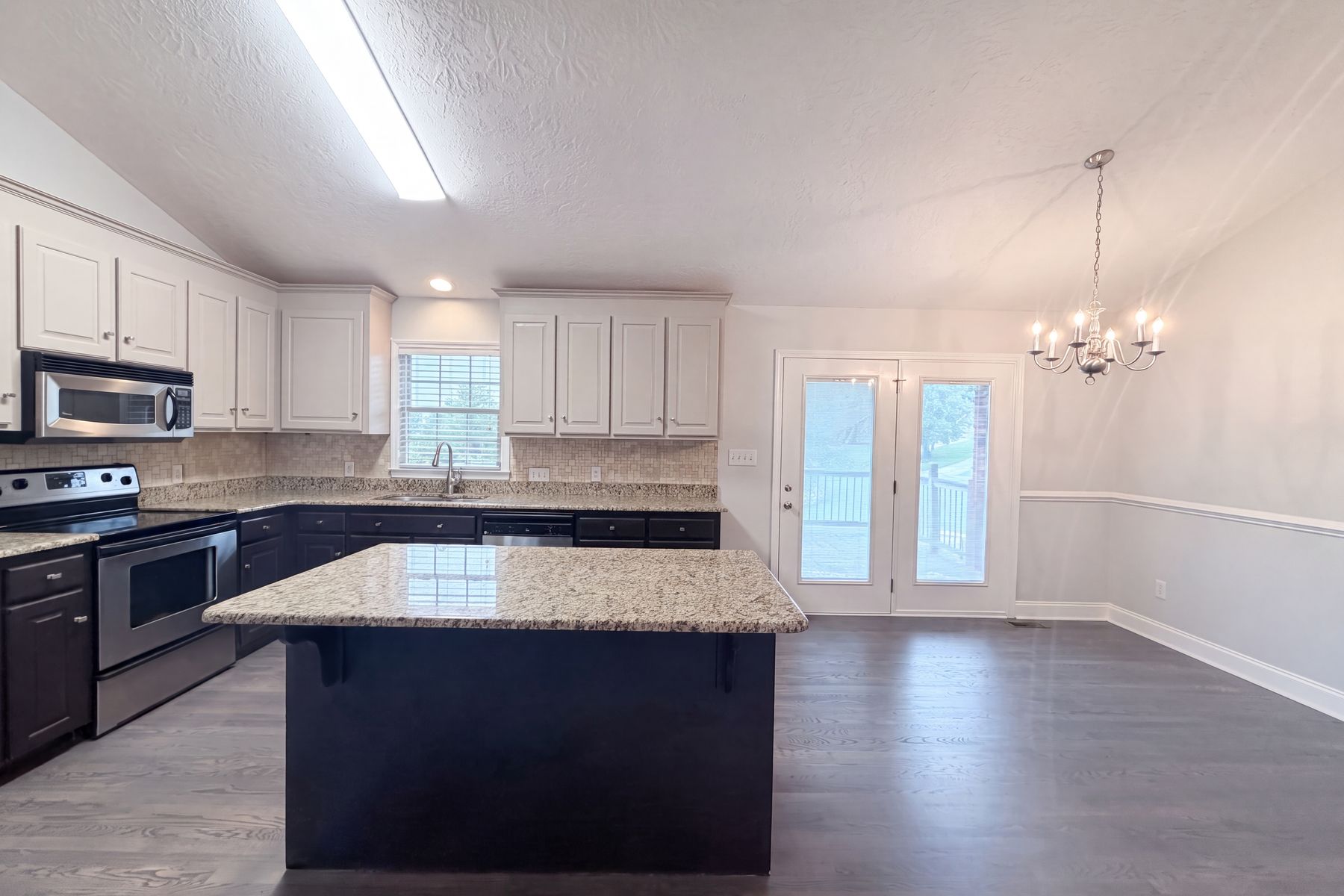 Photo 2 of 21 of 106 Millbranch Ln, Statesville, NC
