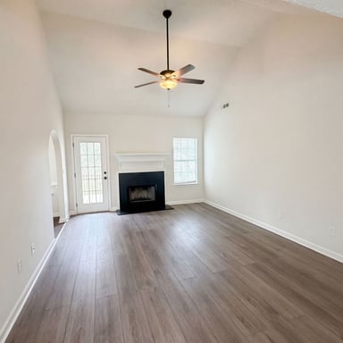 Property photo 3 of 479 Clearwater Way