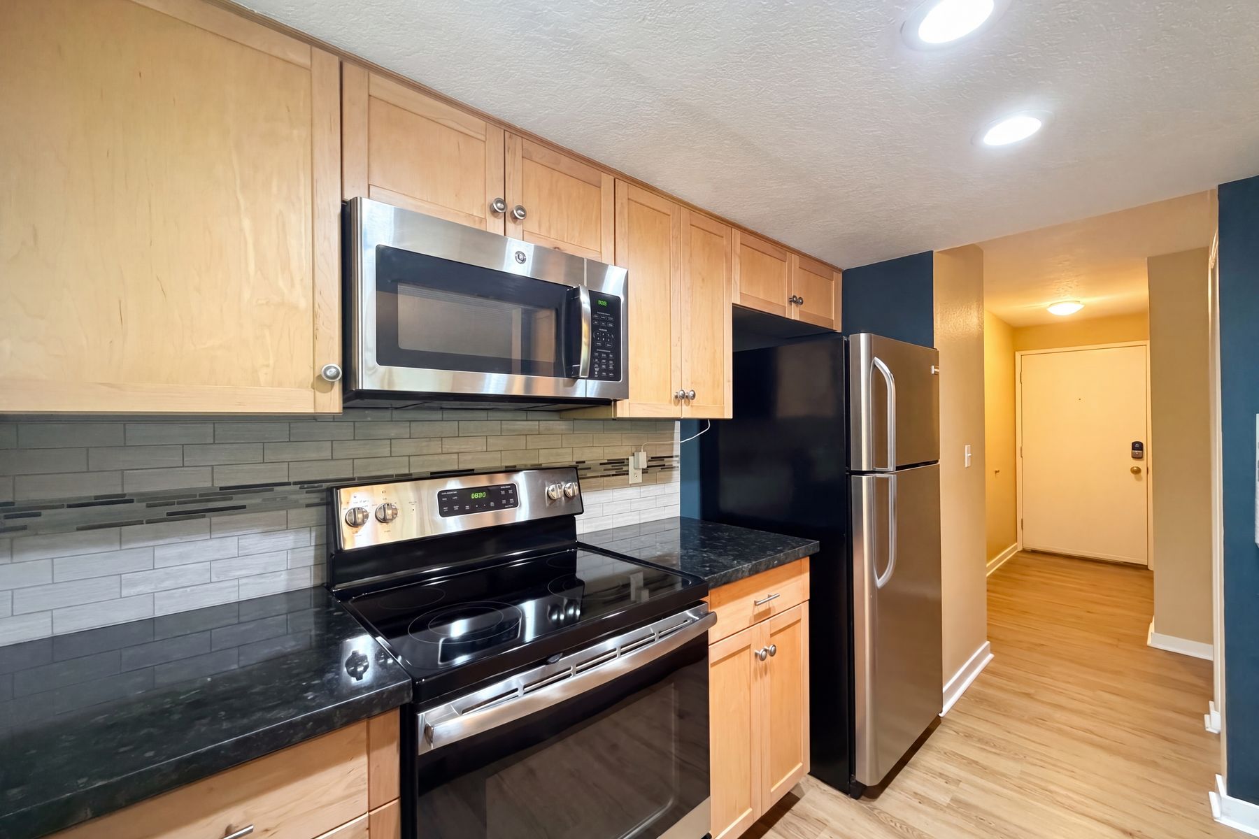Photo 2 of 20 of 10132 SW Trapper Ter, Beaverton, OR