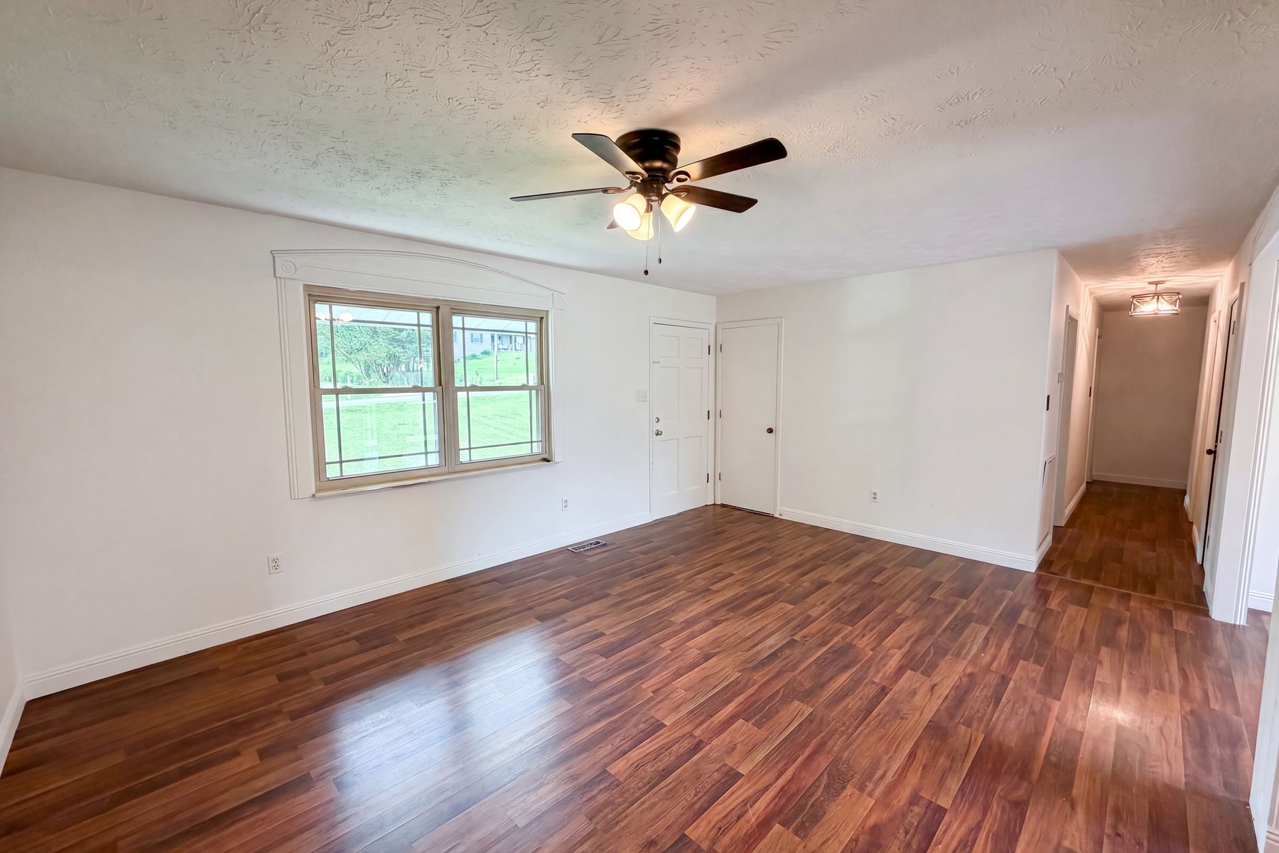Property photo 3 of 8505 Troutman Ln