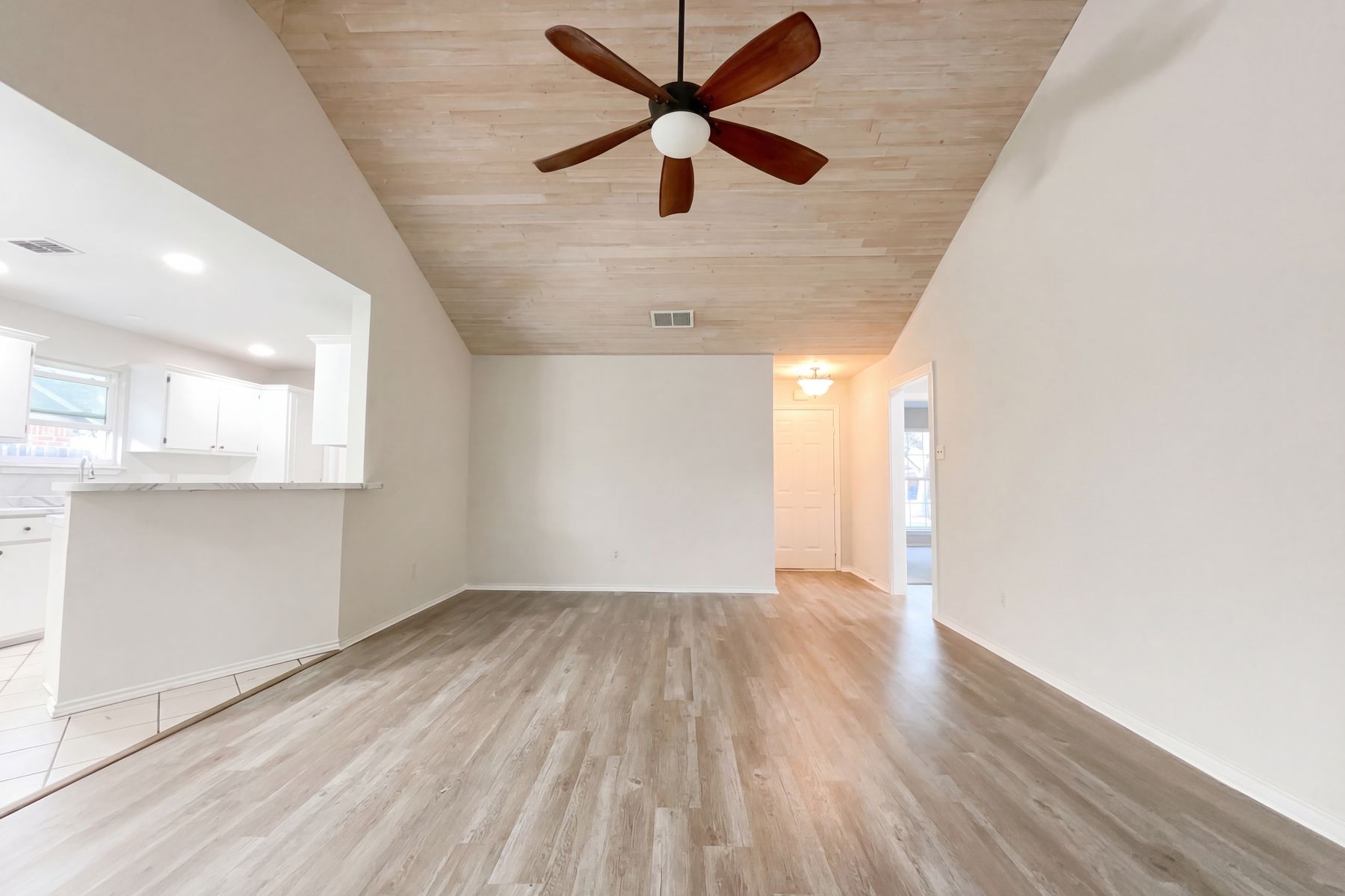 Property photo 3 of 2175 Timberleaf Cir