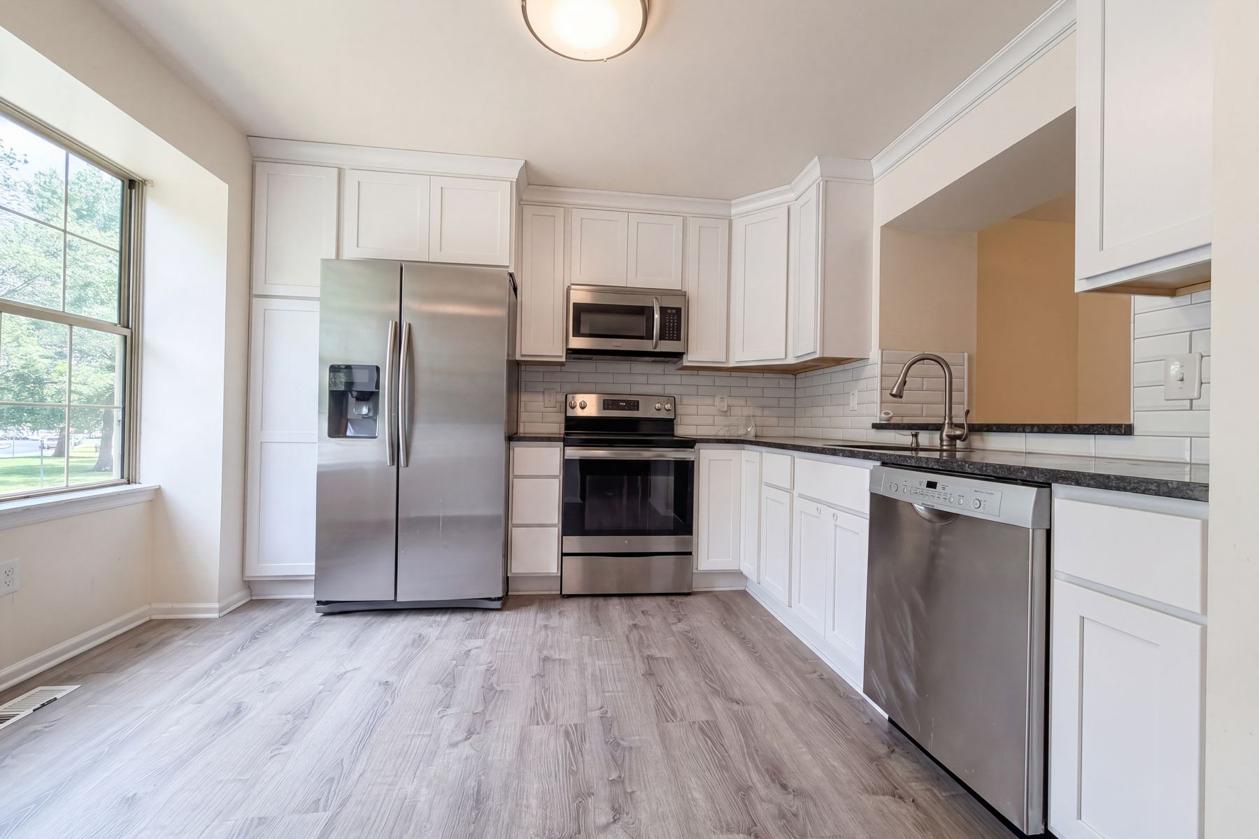 Photo 2 of 48 of 8641 Centerton Ln, Manassas, VA