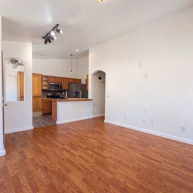 Property photo 3 of 1321 W Matthews Dr