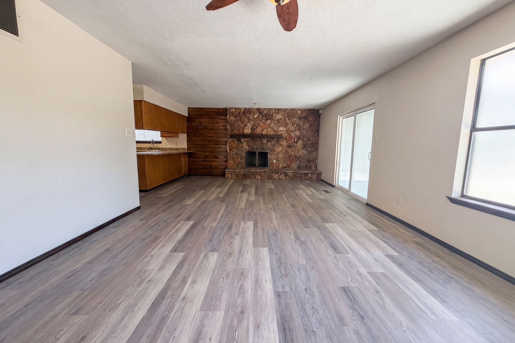 Property photo 3 of 8804 Pony Express Trl NE