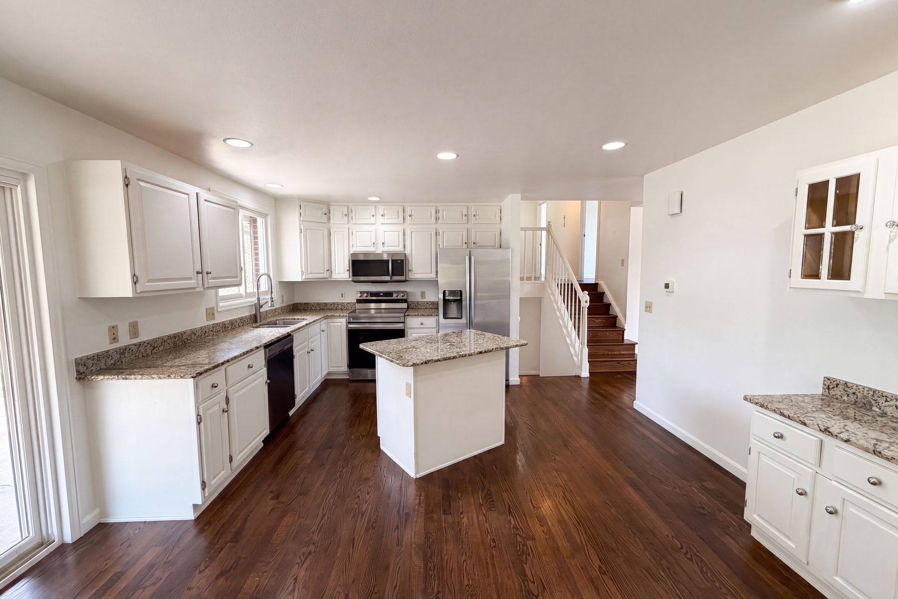 Photo 2 of 28 of 885 W 7th Avenue Dr, Broomfield, CO