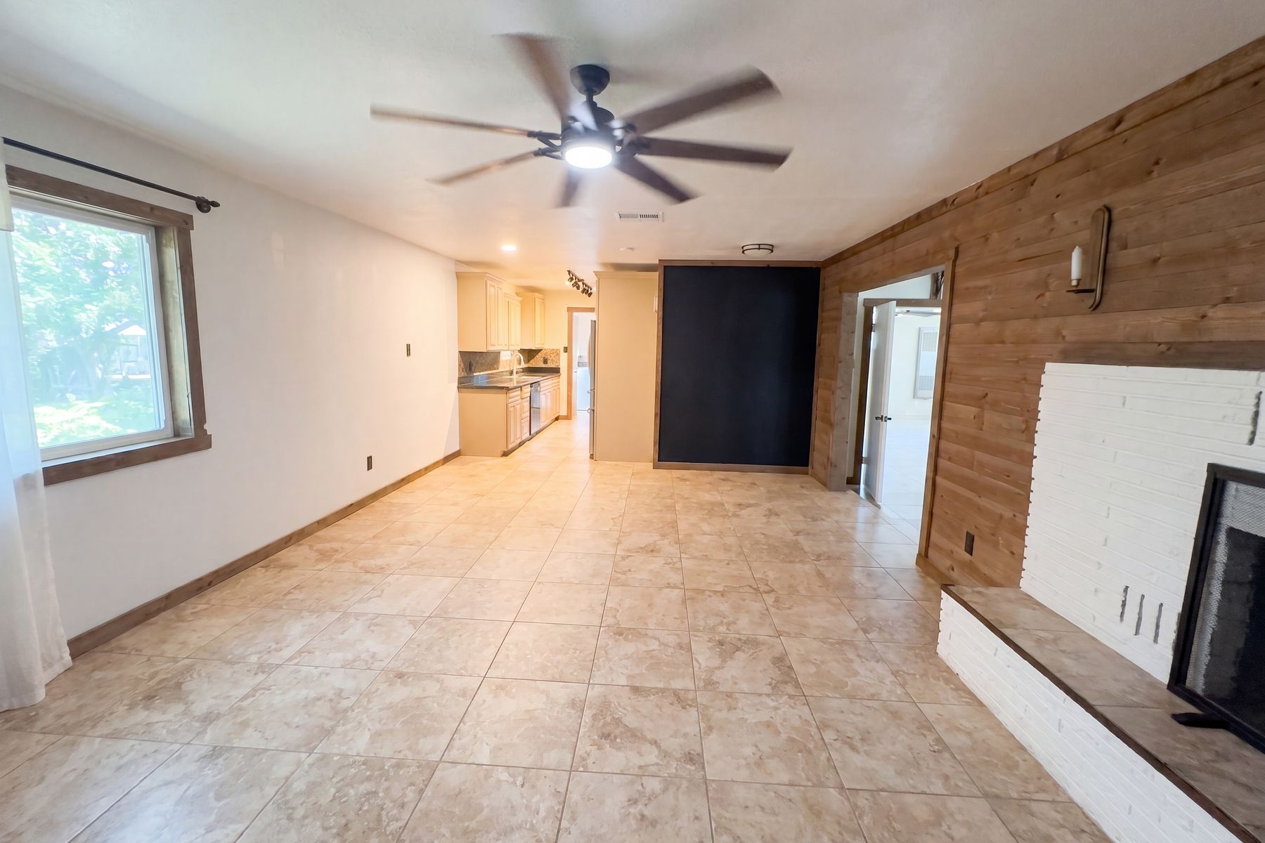 Property photo 3 of 5310 Mimosa Ln