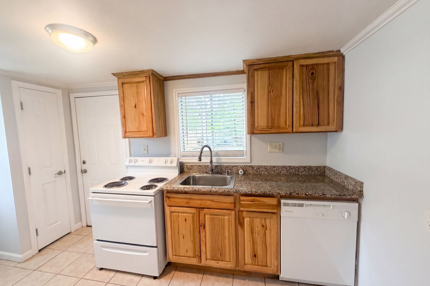 Photo 2 of 18 of 305 Woodbury St, High Point, NC