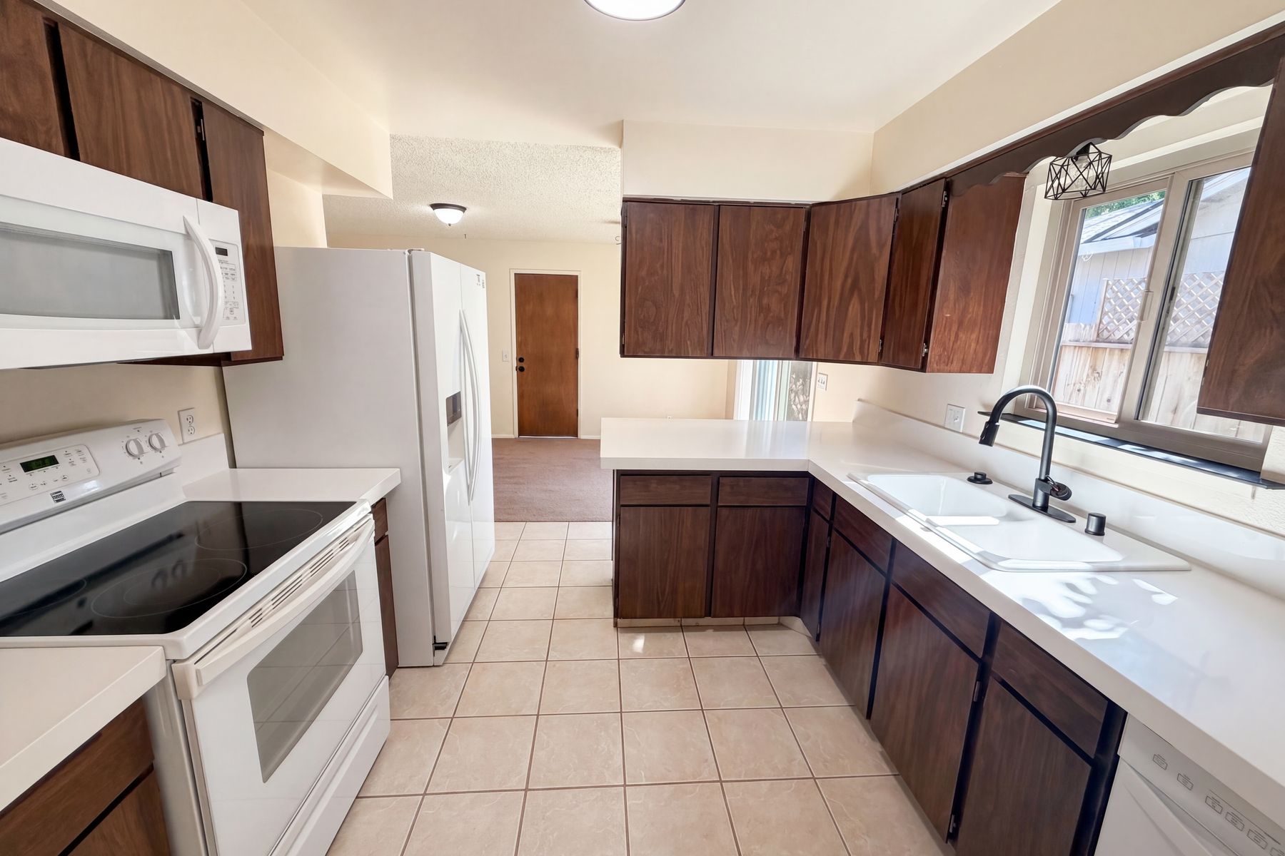 Photo 2 of 20 of 831 Shepard Ln, Chico, CA