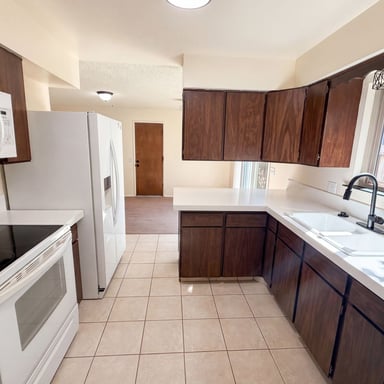 Property photo 2 of 831 Shepard Ln
