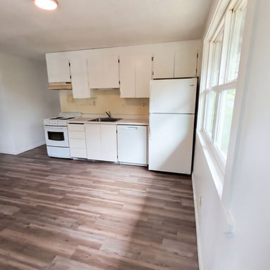 Property photo 2 of 494 Inlet Ave NW