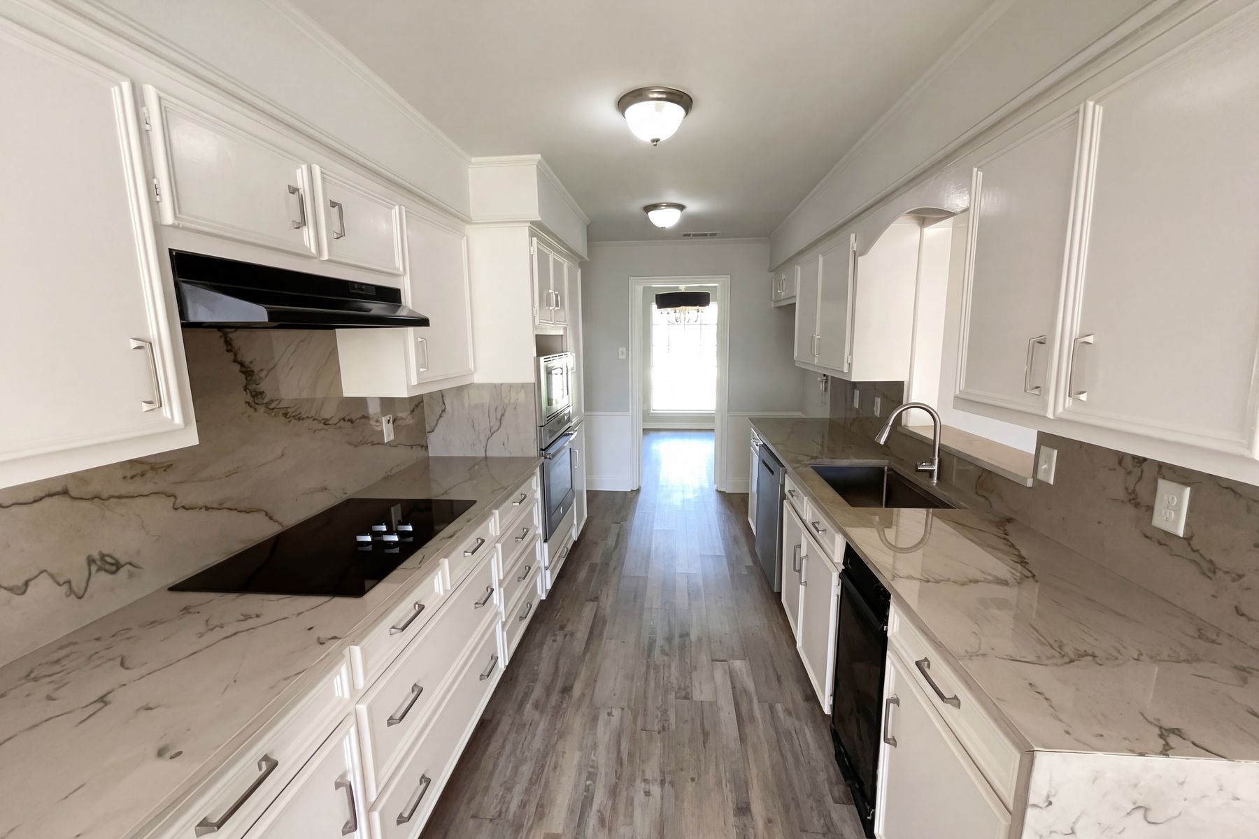 Photo 2 of 19 of 2800 N Surrey Dr, Carrollton, TX