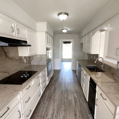 Property photo 2 of 2800 N Surrey Dr