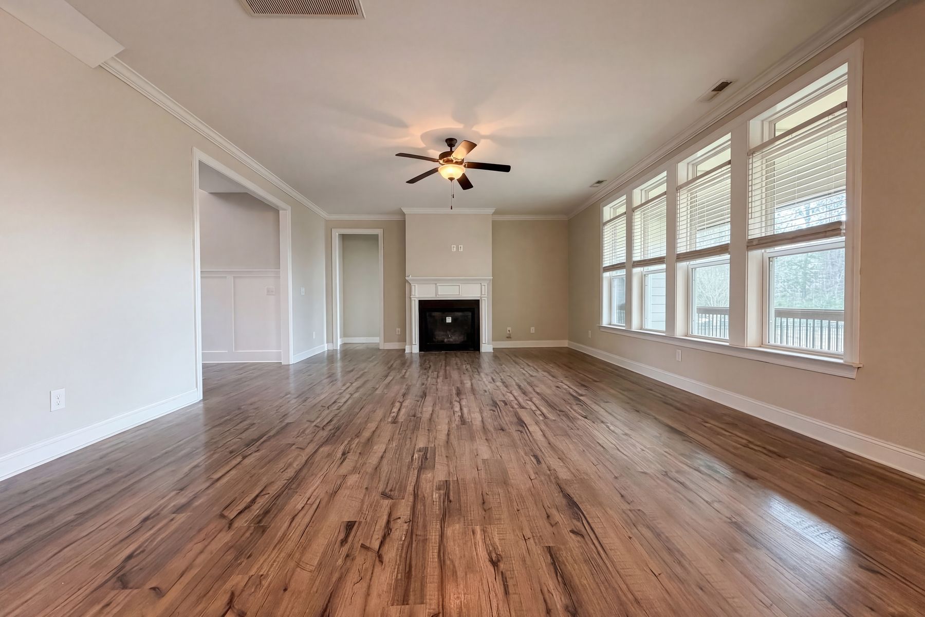 Property photo 3 of 813 Copper Beech Ln