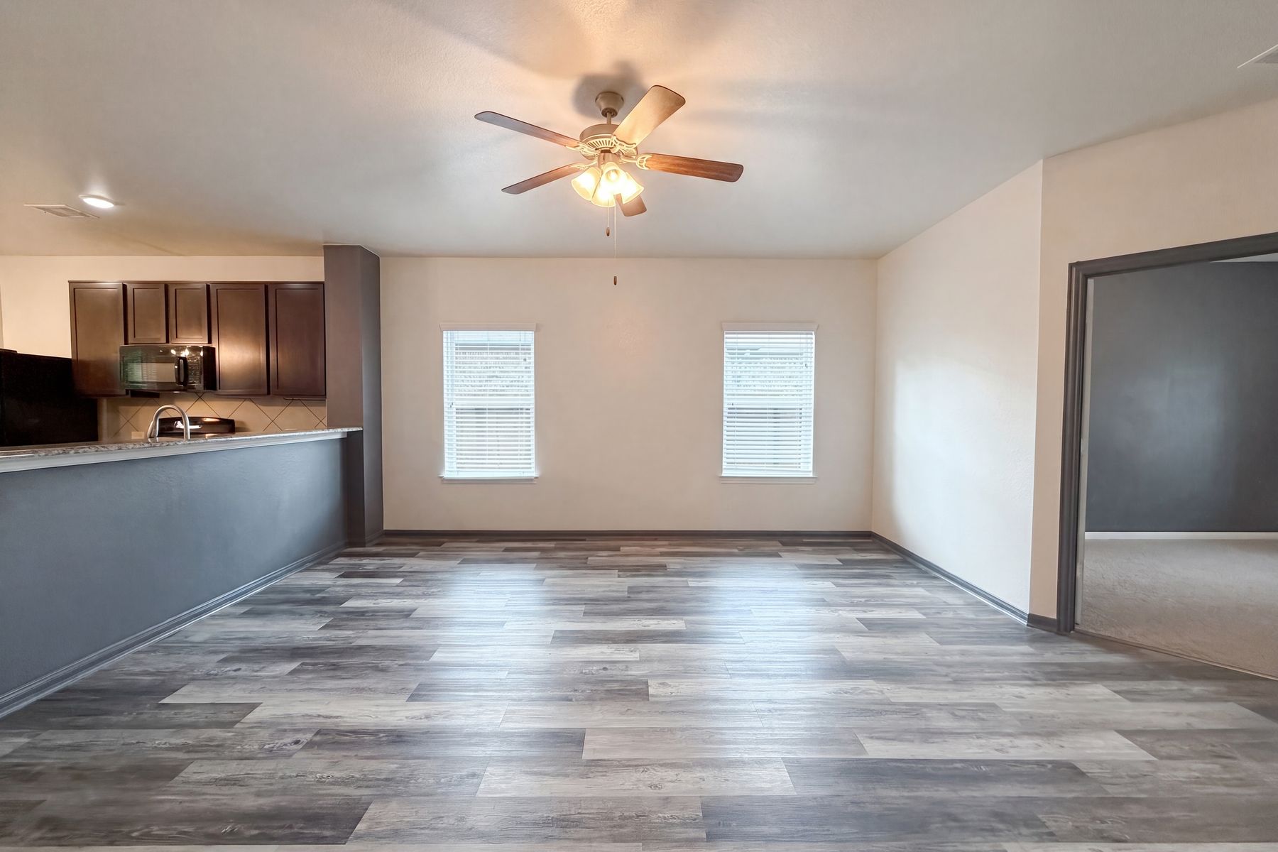 Property photo 3 of 18664 Legend Oaks Dr