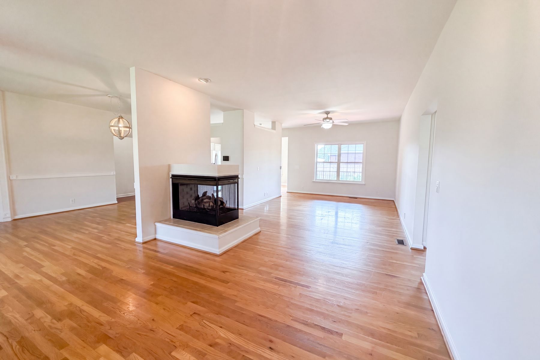 Property photo 3 of 1727 Joben Dr