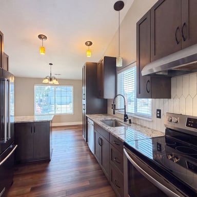 Property photo 2 of 140 W 13th St