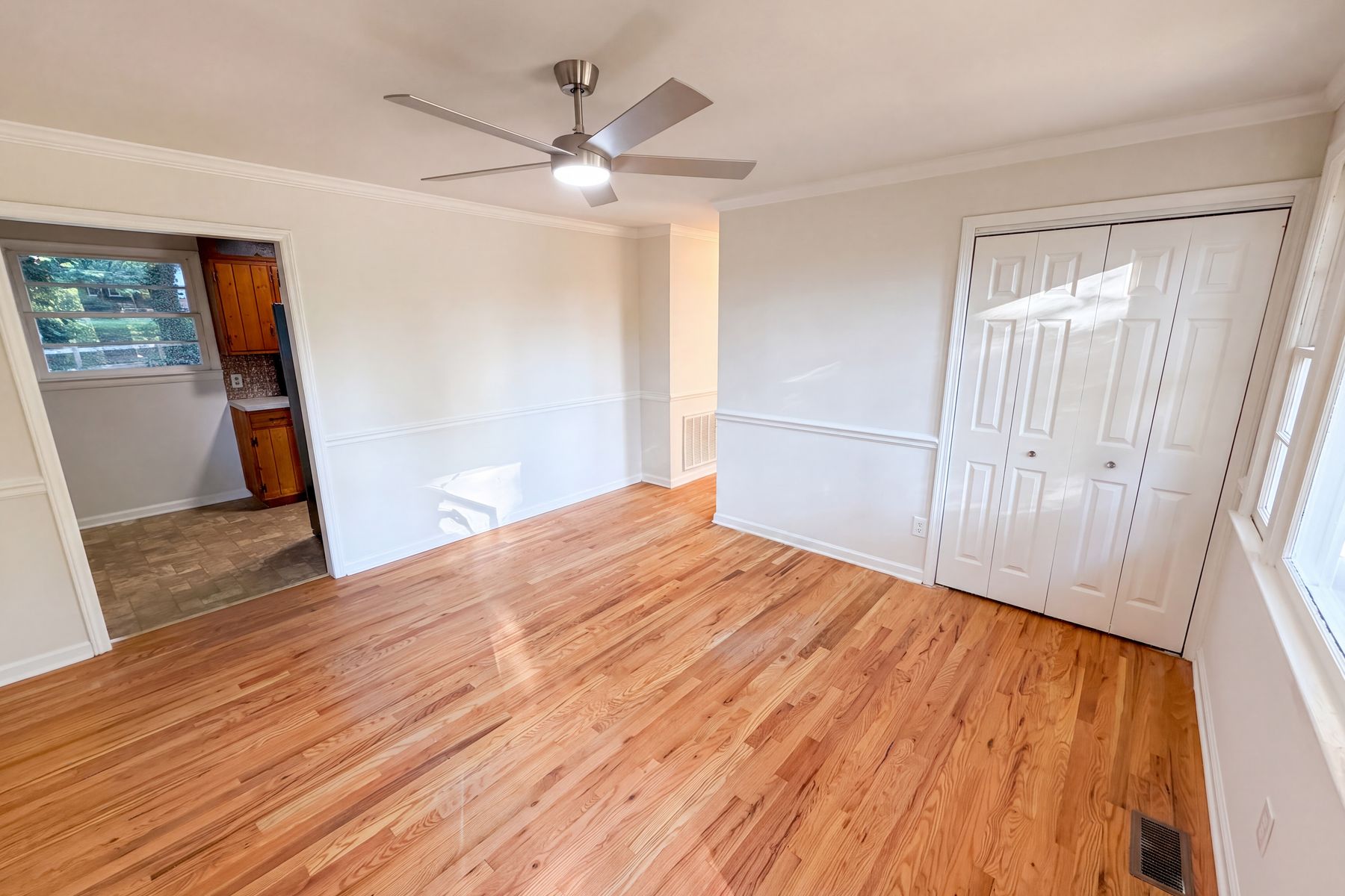 Property photo 3 of 1933 Choyce Cir