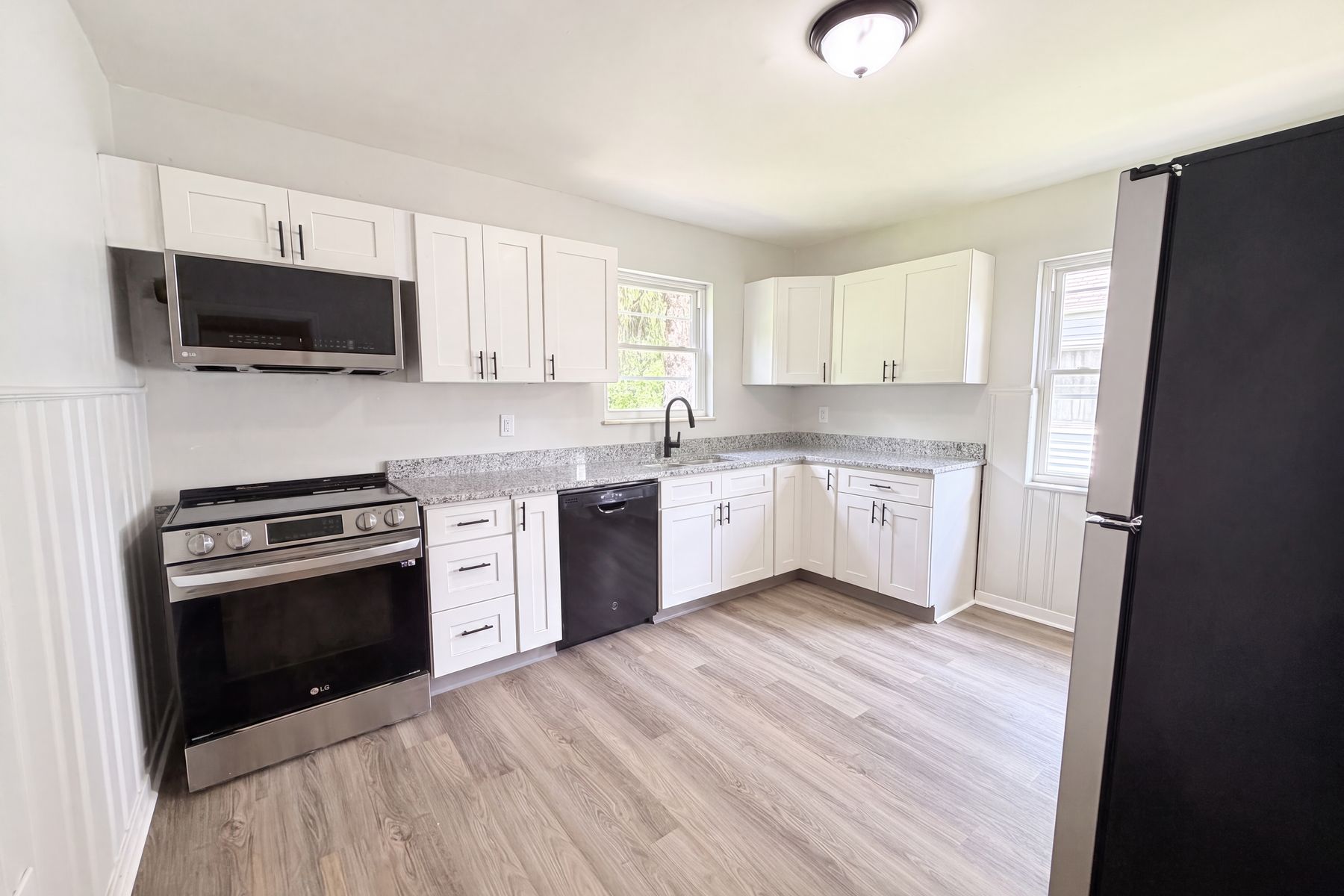 Photo 2 of 24 of 6418 Savannah Ave, Cincinnati, OH