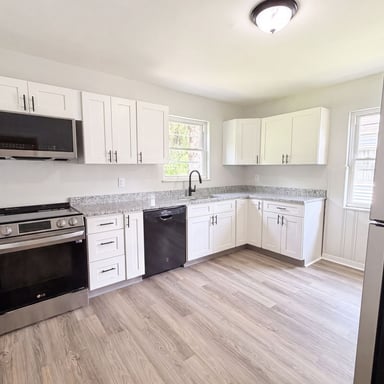 Property photo 2 of 6418 Savannah Ave