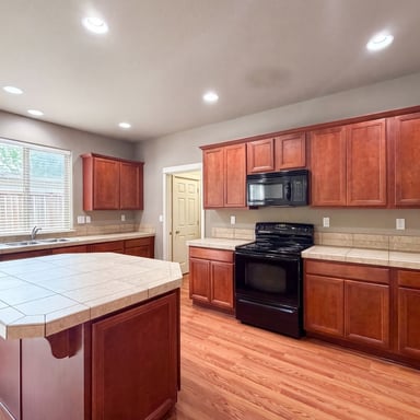 Property photo 2 of 1724 SW Willowview Ter