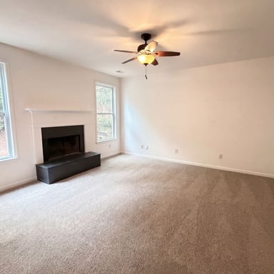 Property photo 3 of 208 Autumn Trl