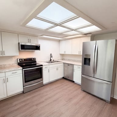 Property photo 2 of 830 Dunbar Ter