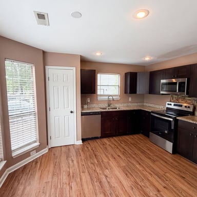 Property photo 2 of 7020 Greenbower Ln