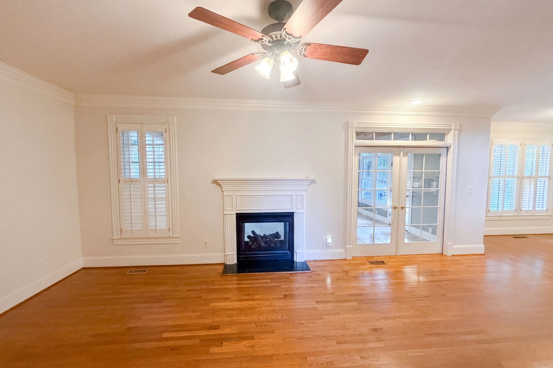 Property photo 3 of 3800 Crosstimbers Dr