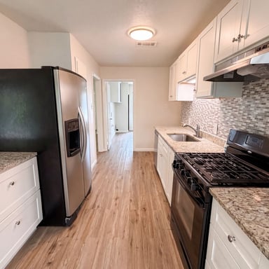 Property photo 2 of 3720 Wingate Dr