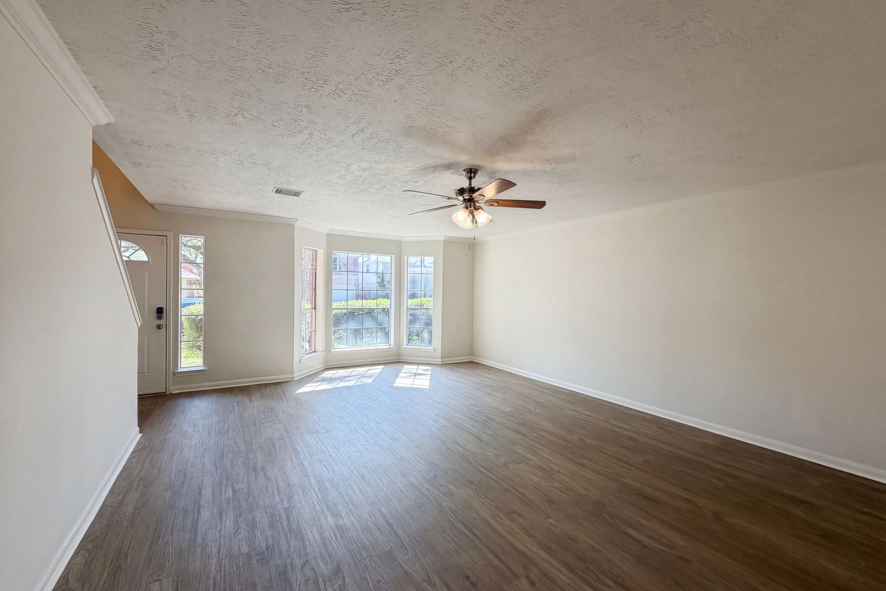 Property photo 3 of 6831 Stratford Park Dr