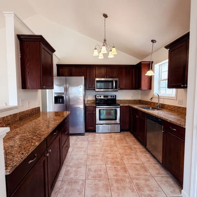 Property photo 2 of 7476 Hampton Ln