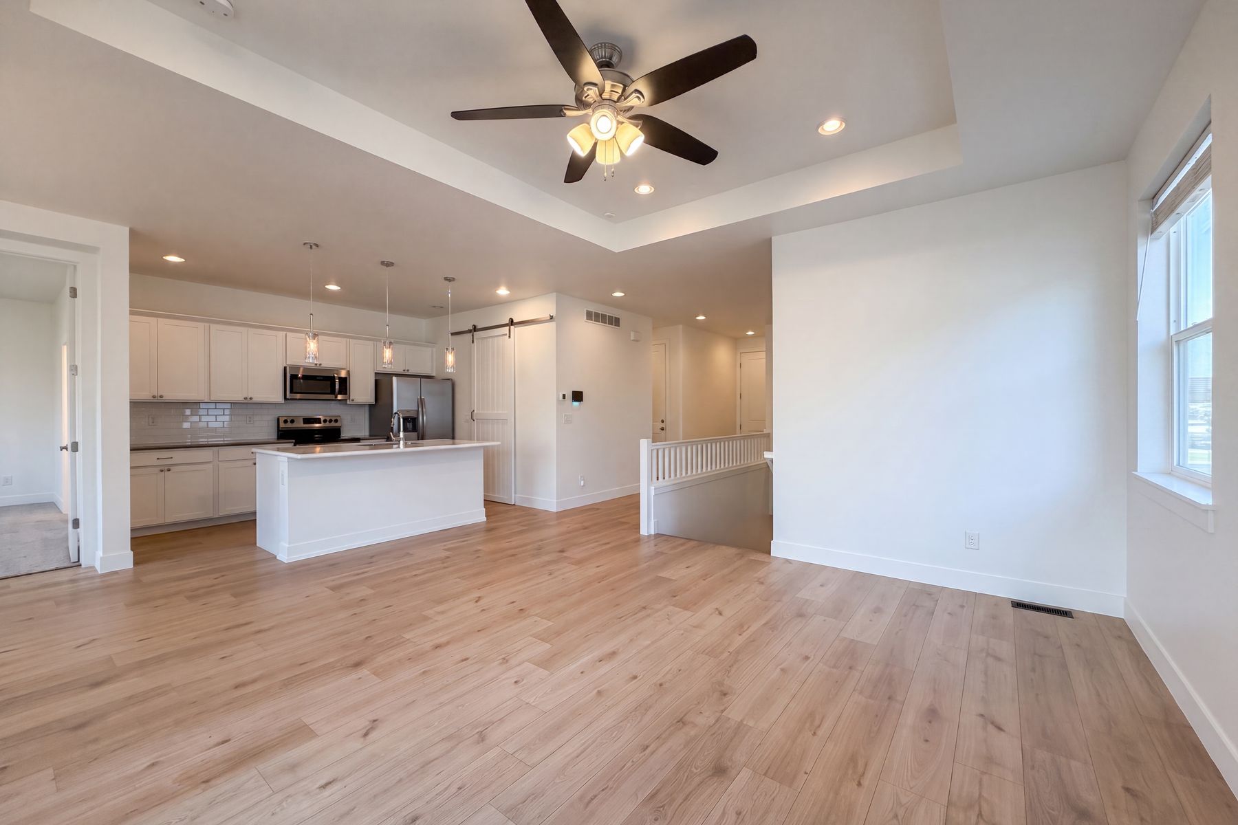 Property photo 3 of 712 N Country Trl