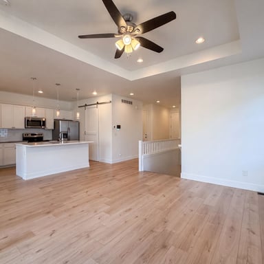 Property photo 3 of 712 N Country Trl