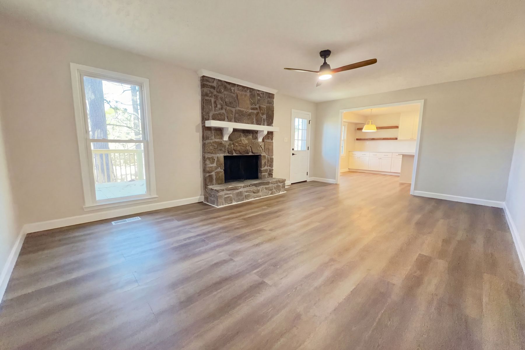 Property photo 3 of 5048 Kerry Downs Rd