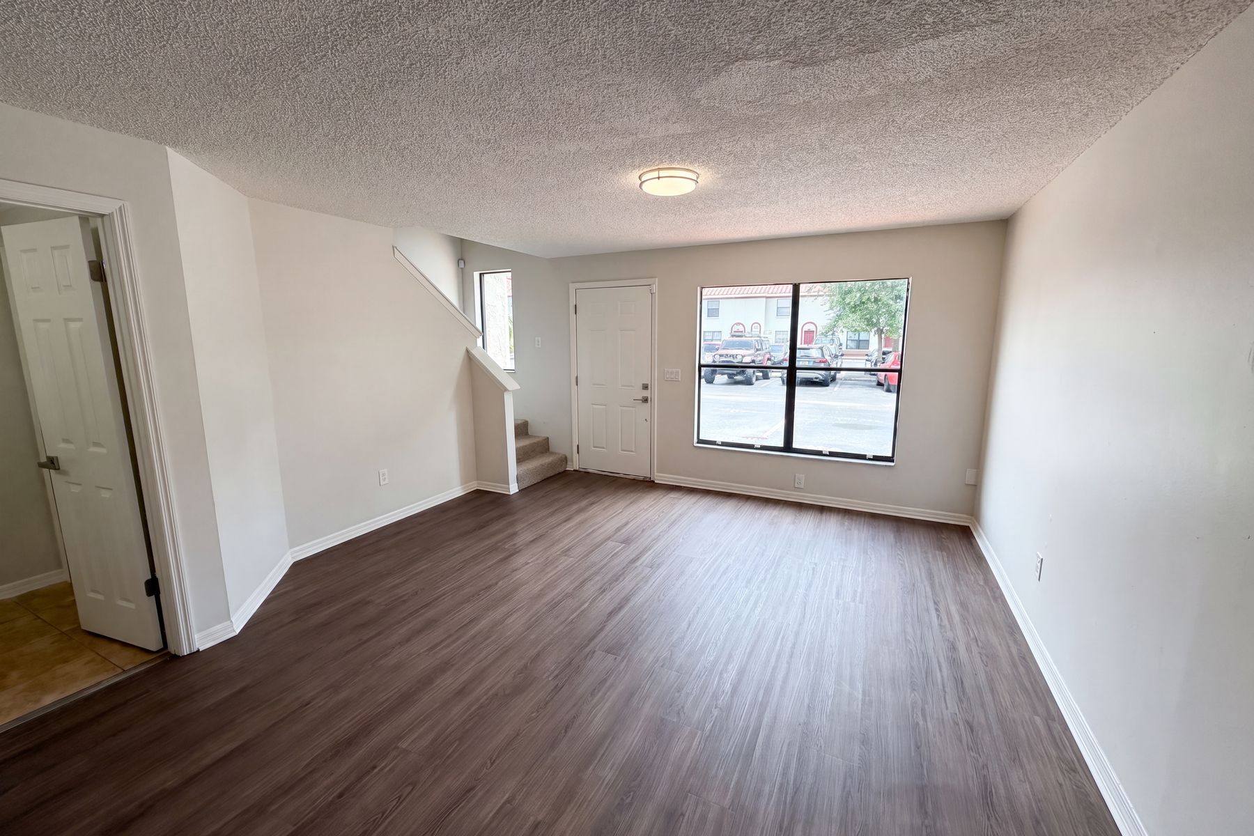 Property photo 3 of 1602 Little Falls Cir