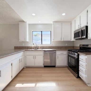 Property photo 2 of 42355 Willeta Ave