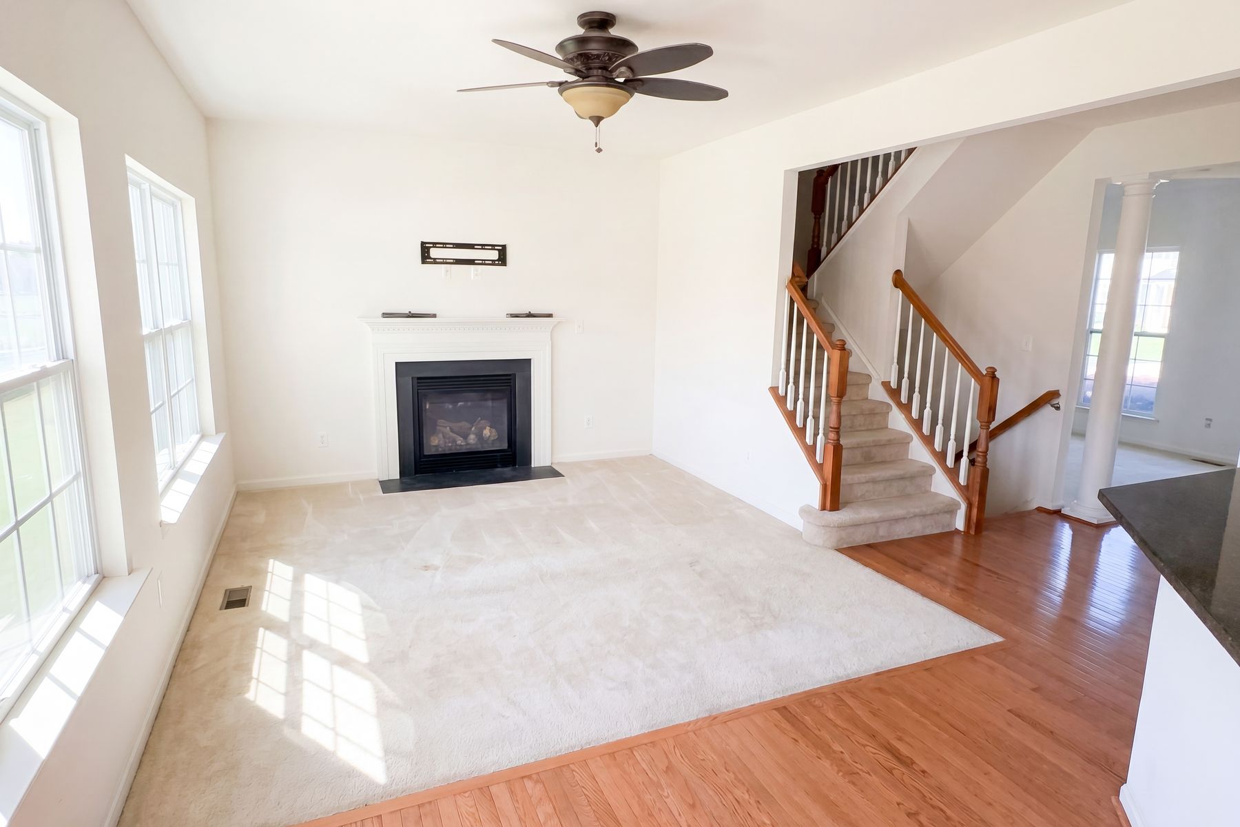 Property photo 3 of 176 Bellflower Ln