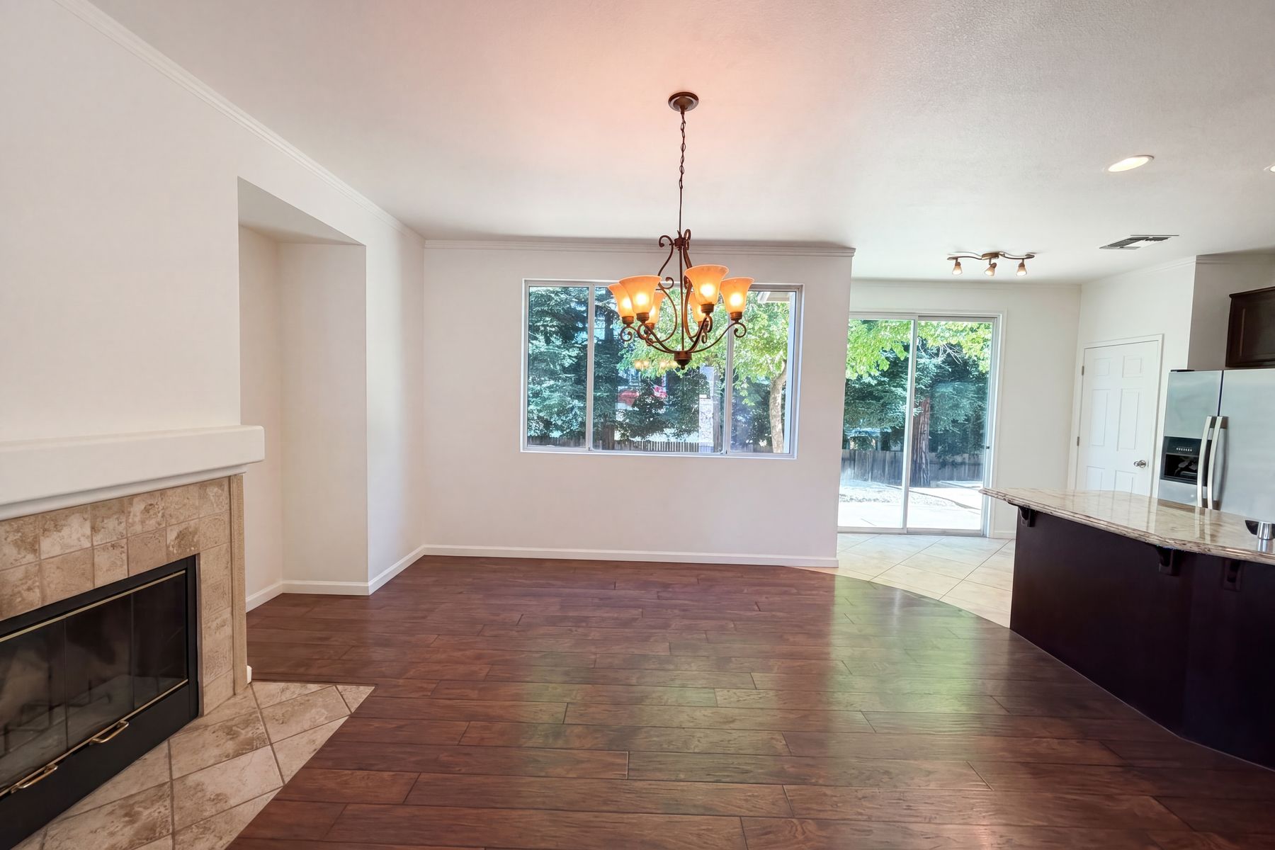 Property photo 3 of 2805 Aquamarine Cir
